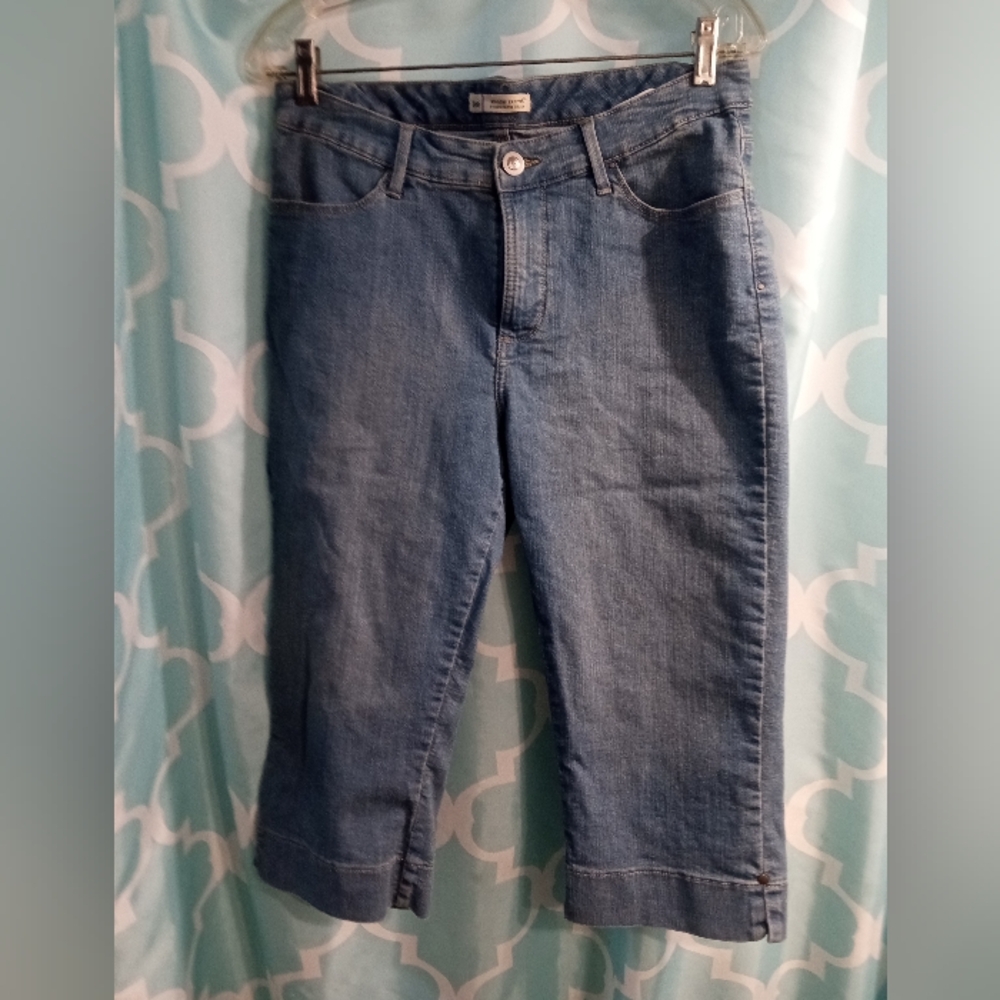 Lee Women's Light Blue Cropped Jeans